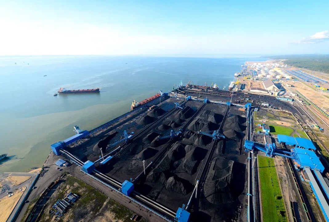 Угольный терминал АО "Ростерминалуголь", порт Усть-Луга